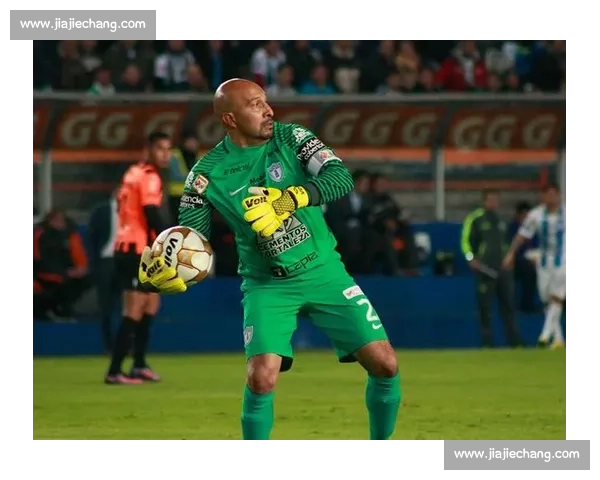 帕丘卡对阵托卢卡赛前形势与战术走向及胜负关键全面分析